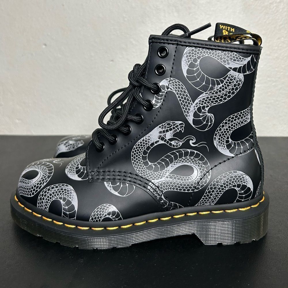 NEW Dr. Martens 1460 Wild Serpant Smooth Black Leather Boots Size 5 Women’s - Picture 2 of 9